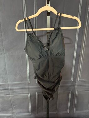 Cupshe one piece black Swimsuit M